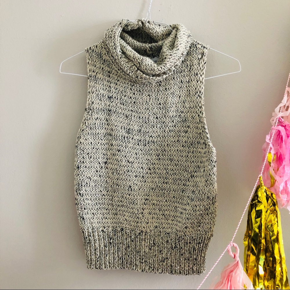 Mock neck sweater tank, excellent used condition